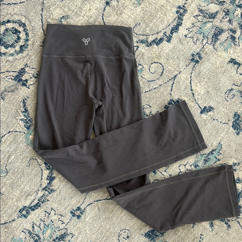 Aritizia TNA Flare Pants